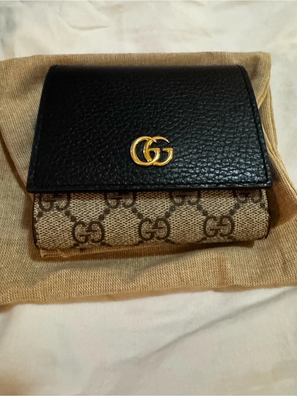 Gucci Black Pebbled Leather & GG Canvas Compact Wallet with Gold Hardware - Picture 4 of 9